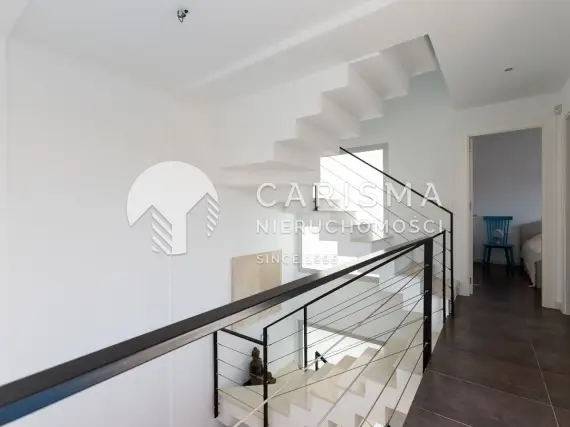 (25) Nowoczesny townhouse z basenem i tarasem dachowym w Aguas Nuevas, Torrevieja