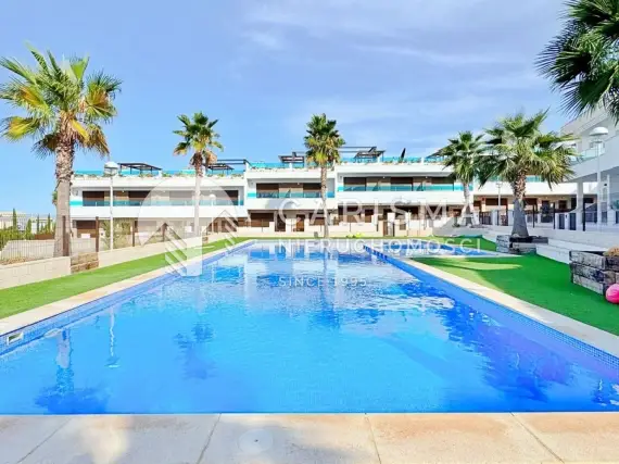 Nowoczesny bliźniak 3 sypialnie z ogrodem i tarasem dachowym w Los Balcones, Torrevieja 1