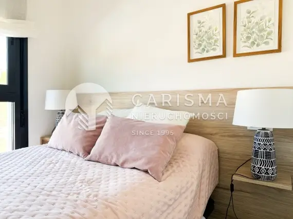 (17) Nowoczesny bungalow na ostatnim piętrze w Orihuela Costa z prywatnym tarasem dachowym