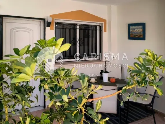 (25) Odnowiony townhouse w Orihuela Costa z ogrodem, tarasem i basenem wspólnym – Punta Prima