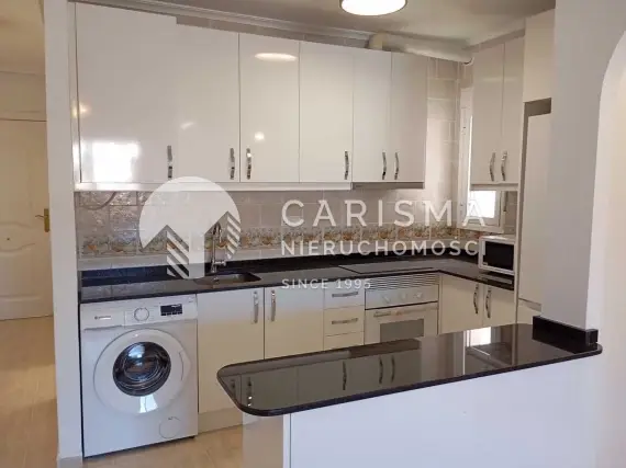 (11) Odnowiony apartament w Villamartín z tarasem, basenem i parkingiem podziemnym
