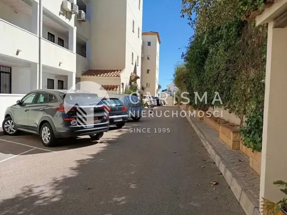 (25) Odnowiony apartament w Villamartín z tarasem, basenem i parkingiem podziemnym