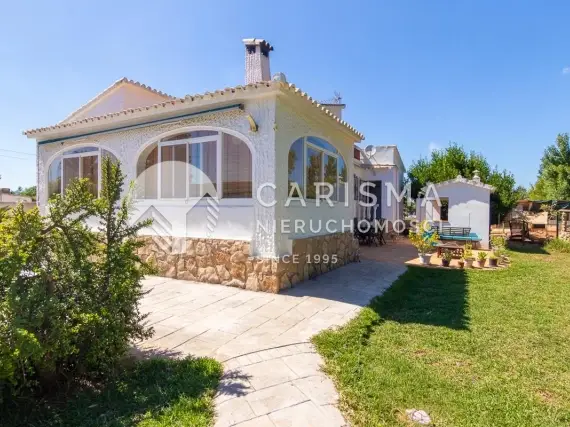 Parterowy dom w śródziemnomorskim stylu, Denia 1