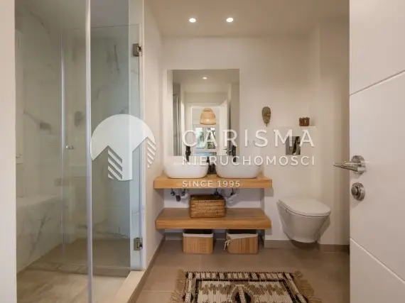 (20) Luksusowy apartament w pierwszej linii brzegowej z widokiem na morze, Estepona