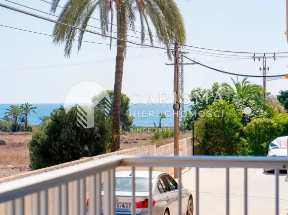 (32) Odnowiony apartament z widokiem na morze, Punta Prima