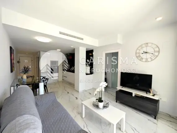 Nowoczesny apartament w doskonałym stanie, w zamkniętym kompleksie w Los Altos 2