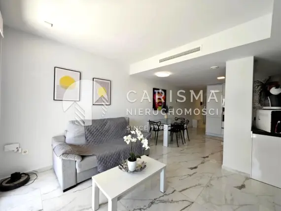 (6) Nowoczesny apartament w doskonałym stanie, w zamkniętym kompleksie w Los Altos