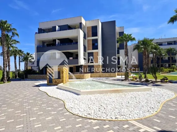 (20) Nowoczesny apartament w doskonałym stanie, w zamkniętym kompleksie w Los Altos
