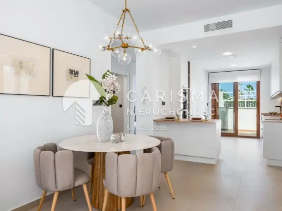 (4) Nowe i nowoczesne apartamenty w budowie z widokiem na lagunę w Torrevieja
