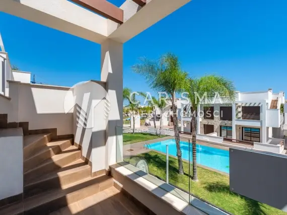 (6) Nowe i nowoczesne apartamenty w budowie z widokiem na lagunę w Torrevieja