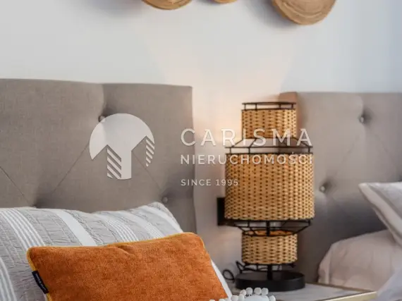 (12) Nowe i nowoczesne apartamenty w budowie z widokiem na lagunę w Torrevieja