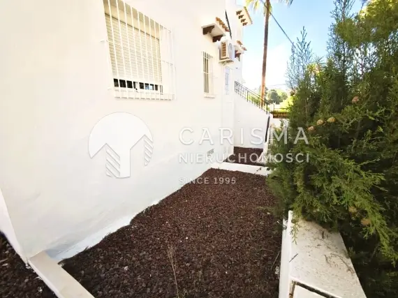 (12) Penthouse z dachowym tarasem  oraz widokiem na pole glfowe w Villamartin