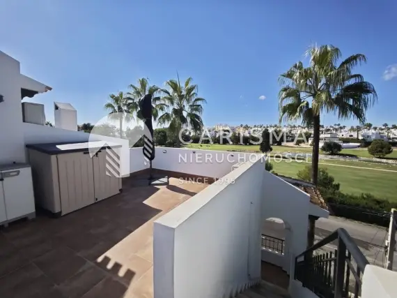 (15) Penthouse z dachowym tarasem  oraz widokiem na pole glfowe w Villamartin