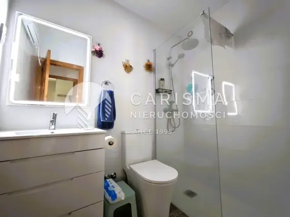 (21) Penthouse z dachowym tarasem  oraz widokiem na pole glfowe w Villamartin