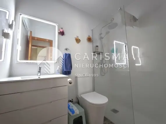 (28) Penthouse z dachowym tarasem  oraz widokiem na pole glfowe w Villamartin