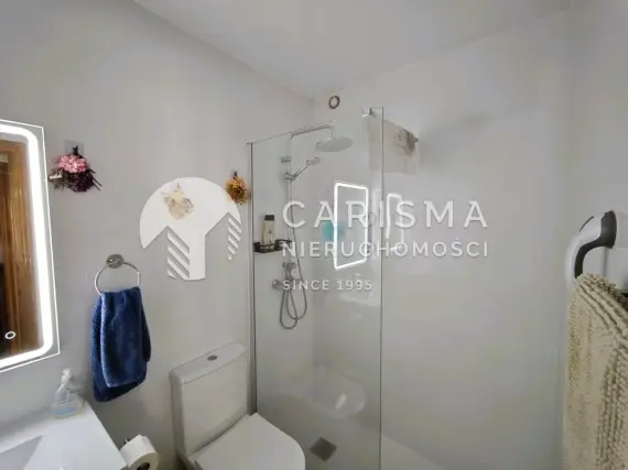 (30) Penthouse z dachowym tarasem  oraz widokiem na pole glfowe w Villamartin