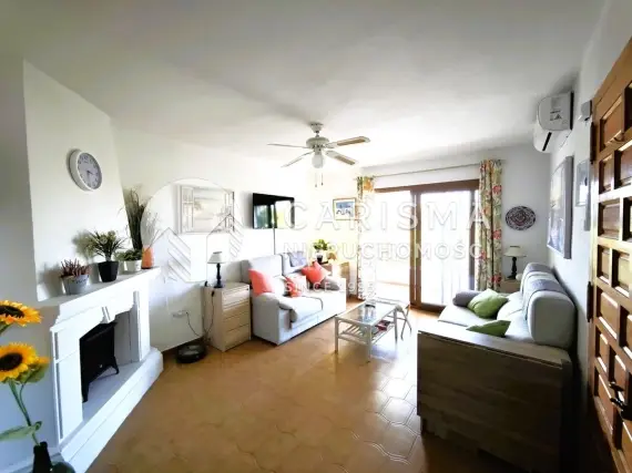 (42) Penthouse z dachowym tarasem  oraz widokiem na pole glfowe w Villamartin