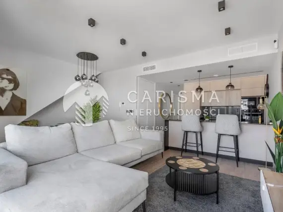 (9) Penthouse w bardzo dobrej lokalizacji, w Punta Prima