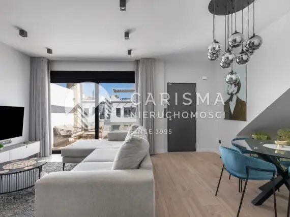 (10) Penthouse w bardzo dobrej lokalizacji, w Punta Prima