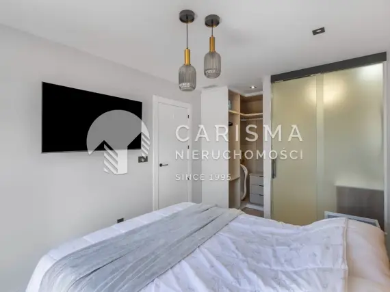 (19) Penthouse w bardzo dobrej lokalizacji, w Punta Prima