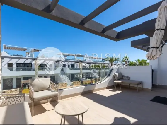 (24) Penthouse w bardzo dobrej lokalizacji, w Punta Prima