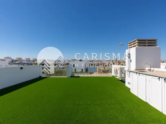(30) Penthouse w bardzo dobrej lokalizacji, w Punta Prima