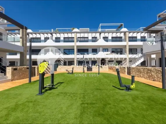 (33) Penthouse w bardzo dobrej lokalizacji, w Punta Prima
