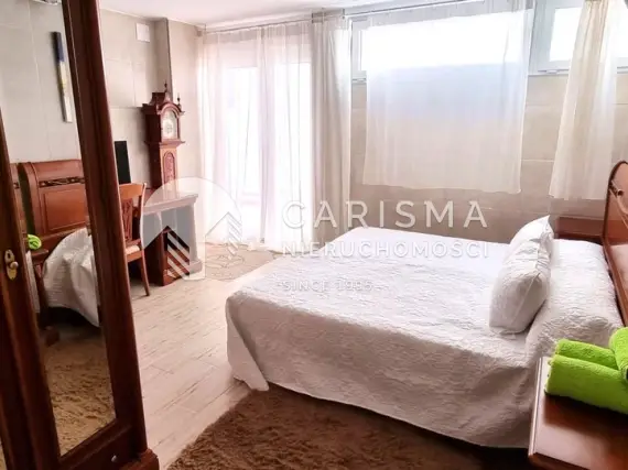 (34) Dwie przestronne wille w pierwszej linii pola golfowego, Altea