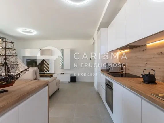 (12) Nowoczesny apartament na parterze w Denii – gotowy do zamieszkania