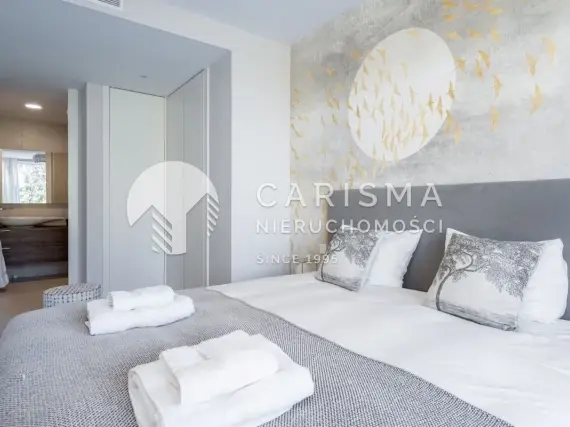 (6) Nowoczesny i luksusowy apartament w pierwszej linii brzegowej w Esteponie, Costa del Sol