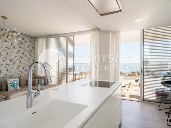 (17) Nowoczesny i luksusowy apartament w pierwszej linii brzegowej w Esteponie, Costa del Sol