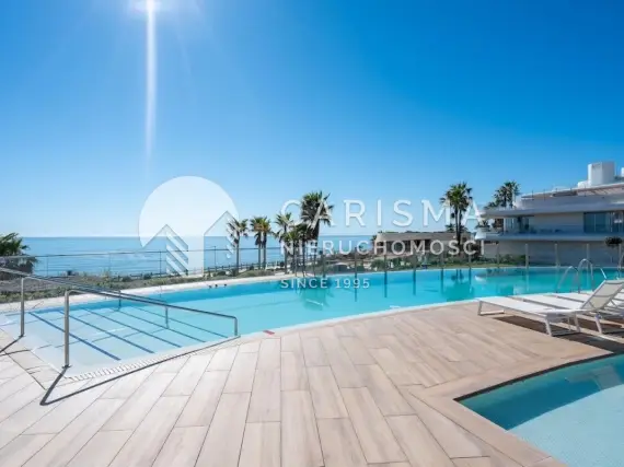 (19) Nowoczesny i luksusowy apartament w pierwszej linii brzegowej w Esteponie, Costa del Sol