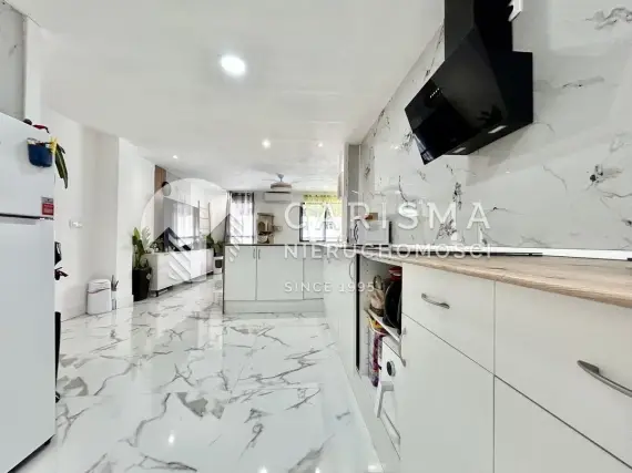 (9) Apartament w doskonałym stanie i lokalizacji, tylko 100 m od plaży w San Pedro del Pinatar
