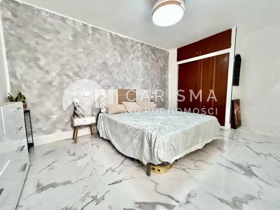 (13) Apartament w doskonałym stanie i lokalizacji, tylko 100 m od plaży w San Pedro del Pinatar